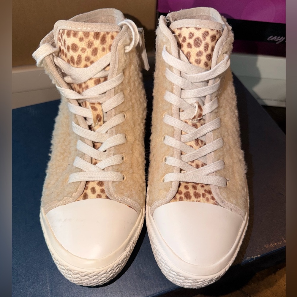 Women’s Cream Sherpa High-Top Sneakers with Giraffe 🦒 Accent